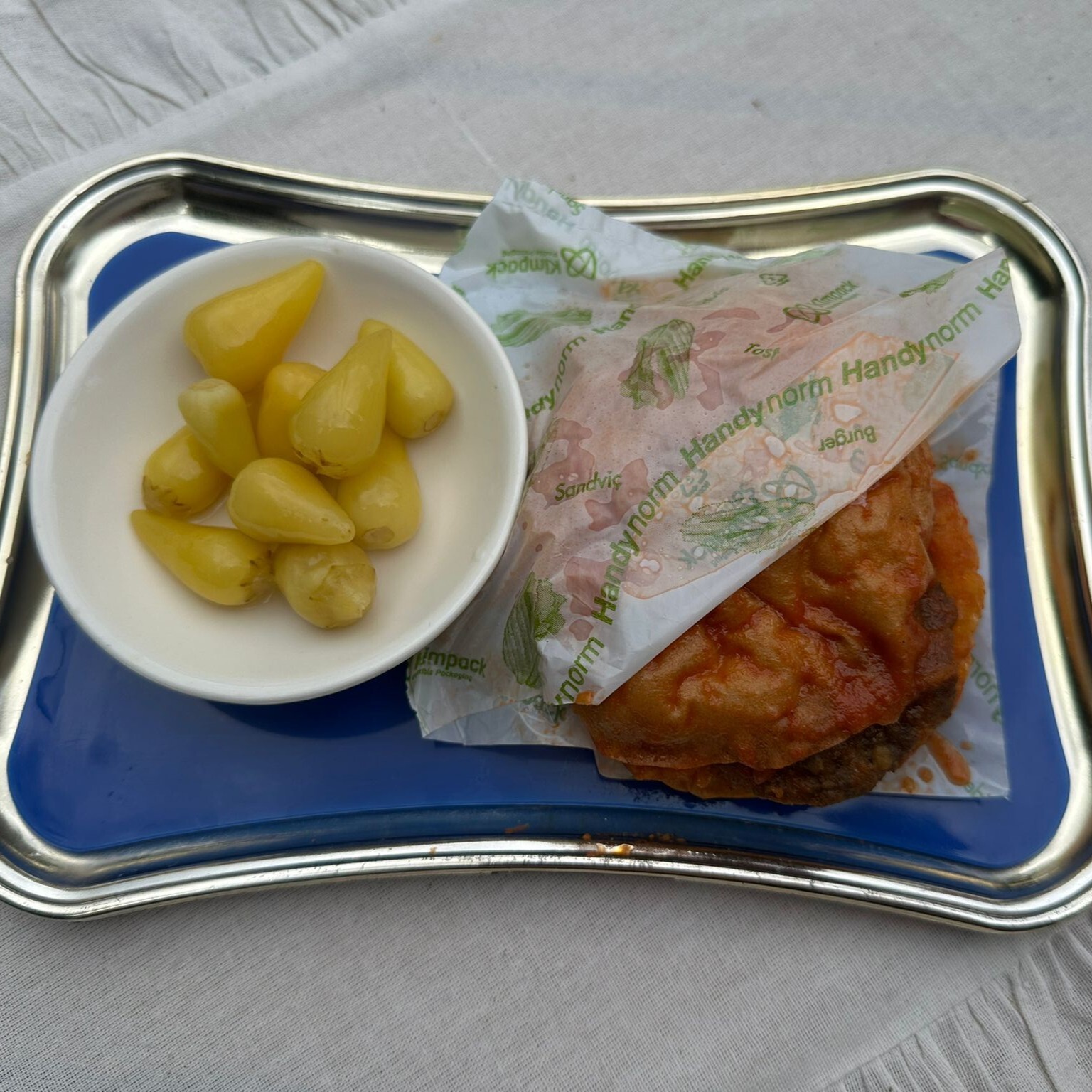 Acılı Islak Hamburger