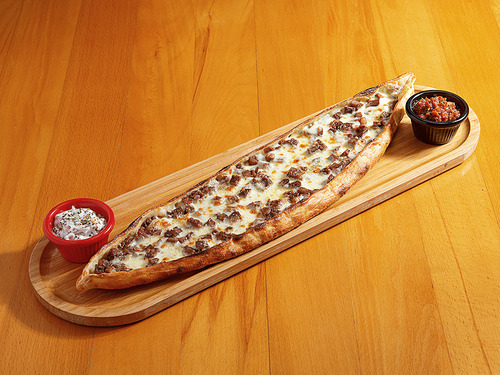 Rize Kavurmalı Kaşarlı Pide