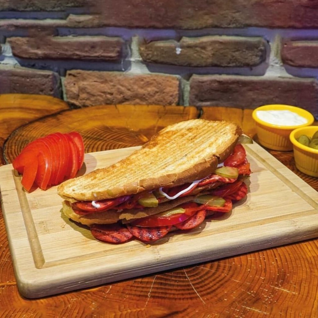 Süper Sucuklu Tost