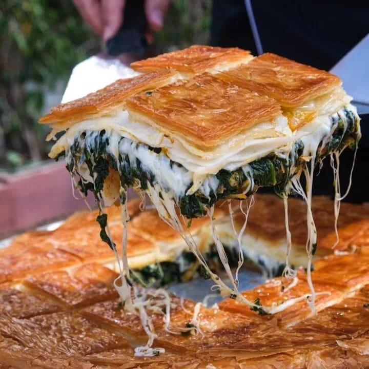 Ispanaklı Peynirli Börek (500 gr.)