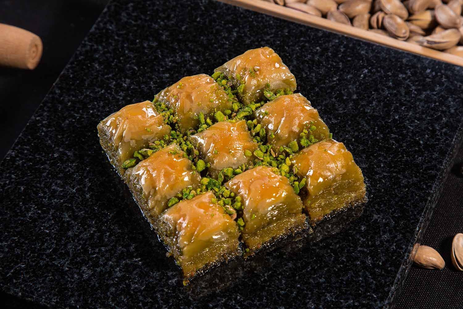 Fıstıklı Özel Dilim Baklava (1 kg)