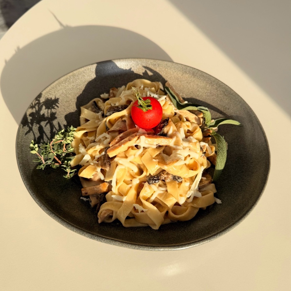 Fettuccine Alfredo
