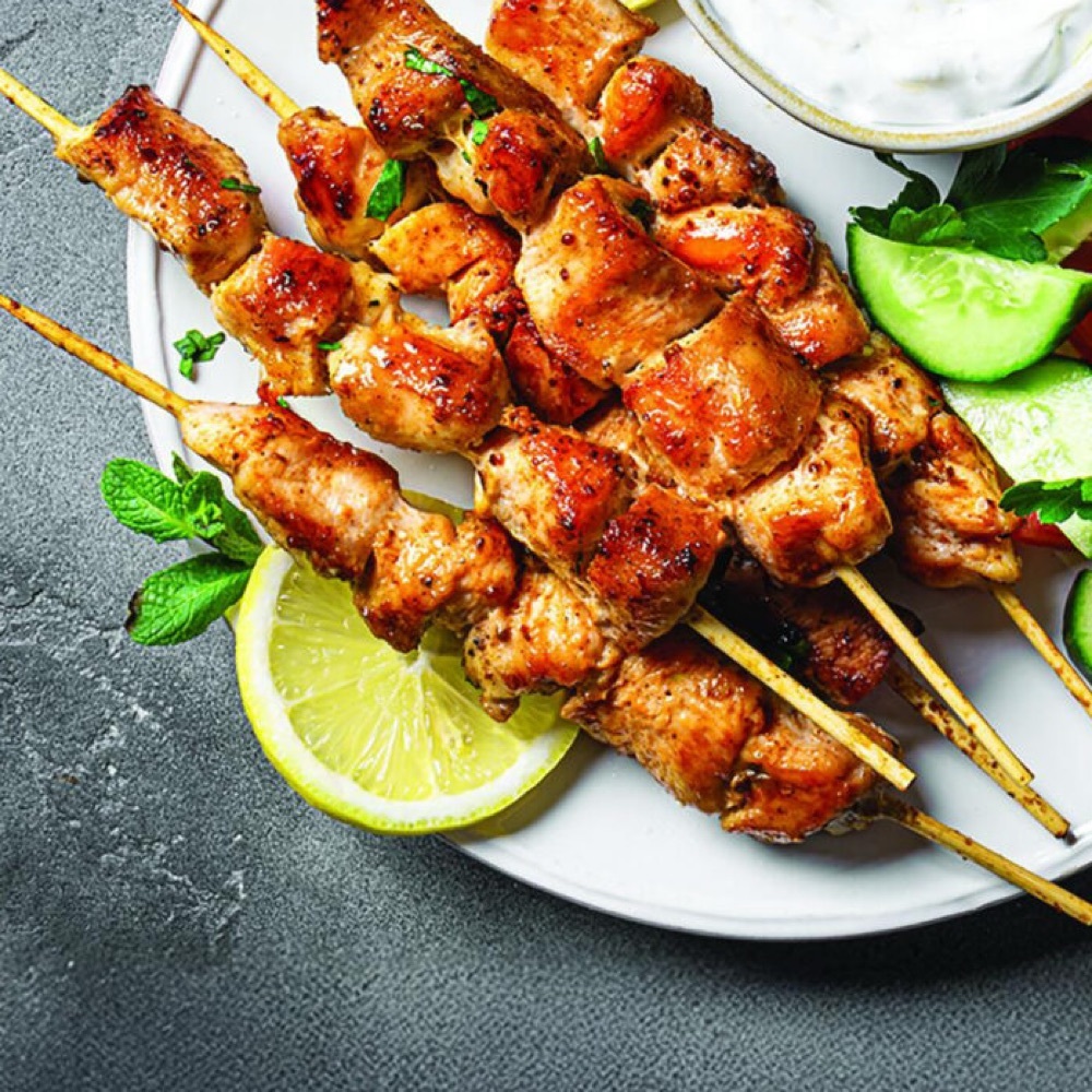 Tavuk Şiş (1 kg)+5 çeşit meze+ pirinç pilavı + 1 litre Meysu kola