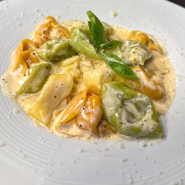 Tortellini Tricolore Peynirli + Salad