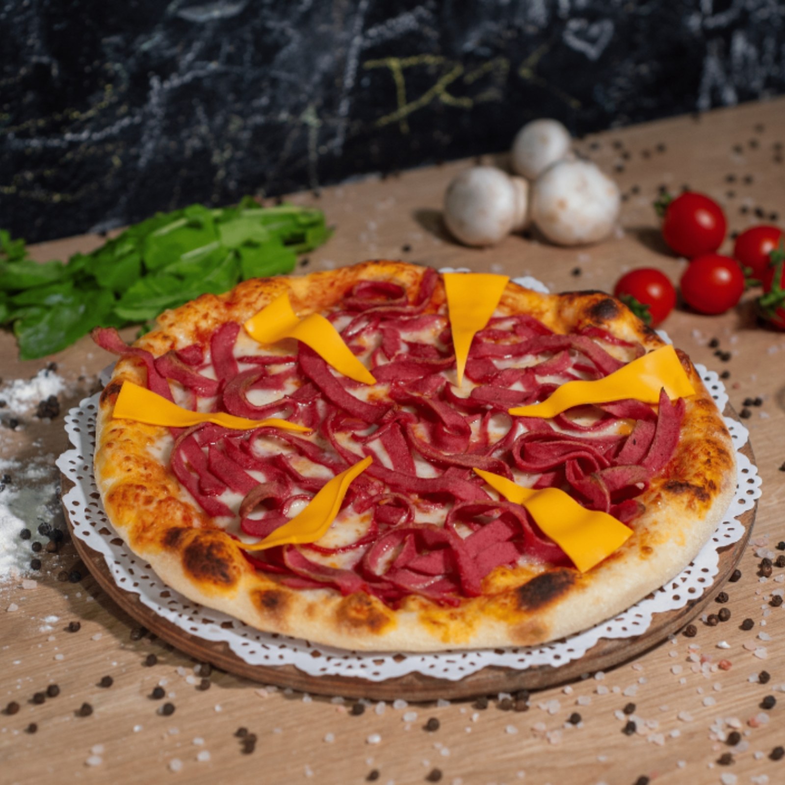 Şerit Sosisli Pizza (Büyük)