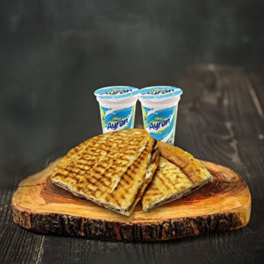 2 Yarım Karışık Tost 2 Ayran Menü