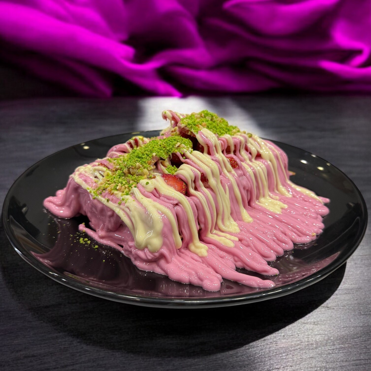 Frambuaz Büyüsü (Frambuazlı Waffle)