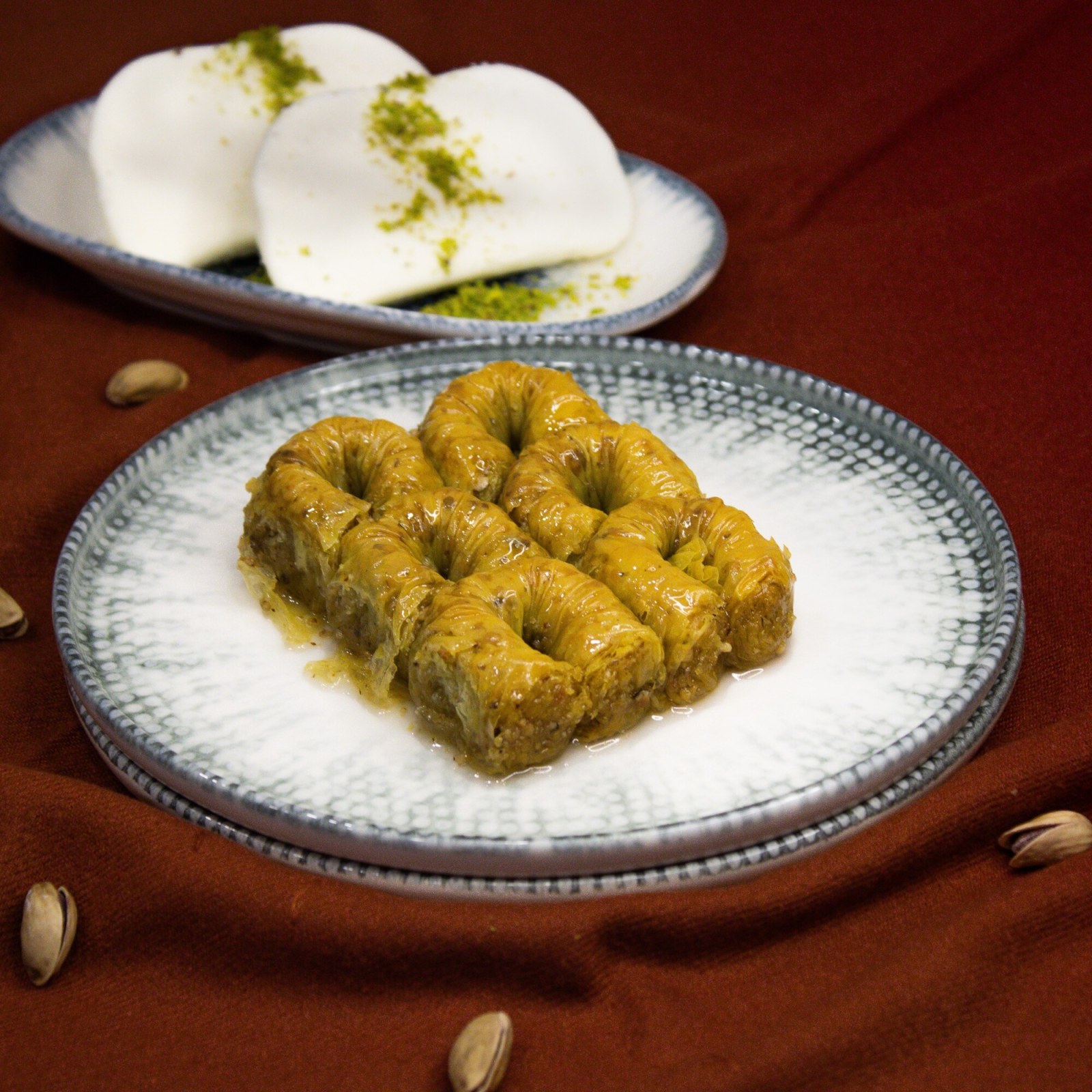 Cevizli Bülbül Yuvası (1 kg) % Maraş Dondurma (500 g)