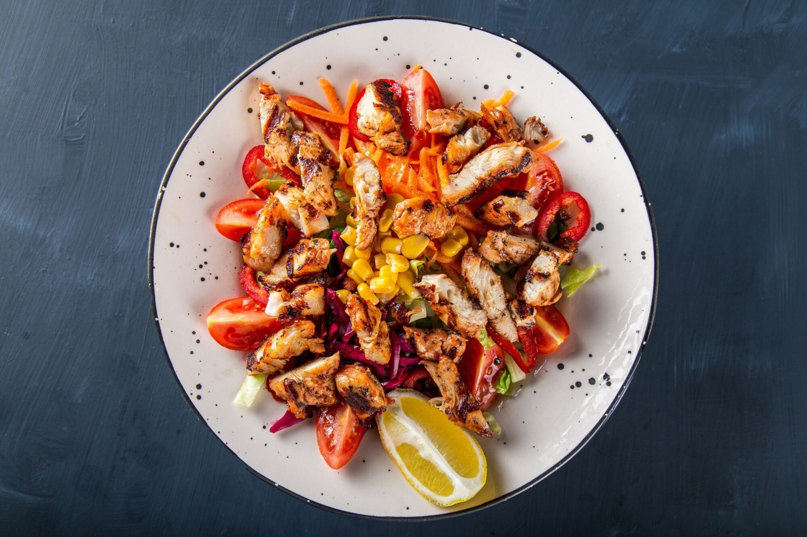 Izgara Tavuklu Salata