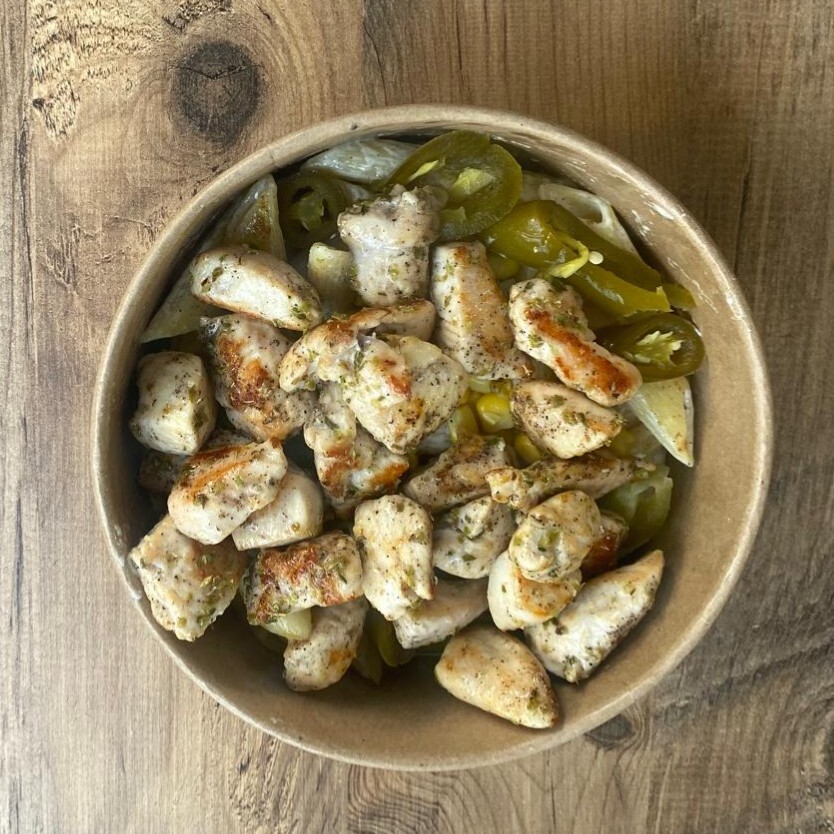 Köri Soslu Kovada Tavuk seçenek. Makarna / Pilav