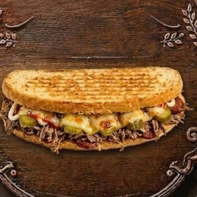 Kavurmalı Kaşarlı Tost