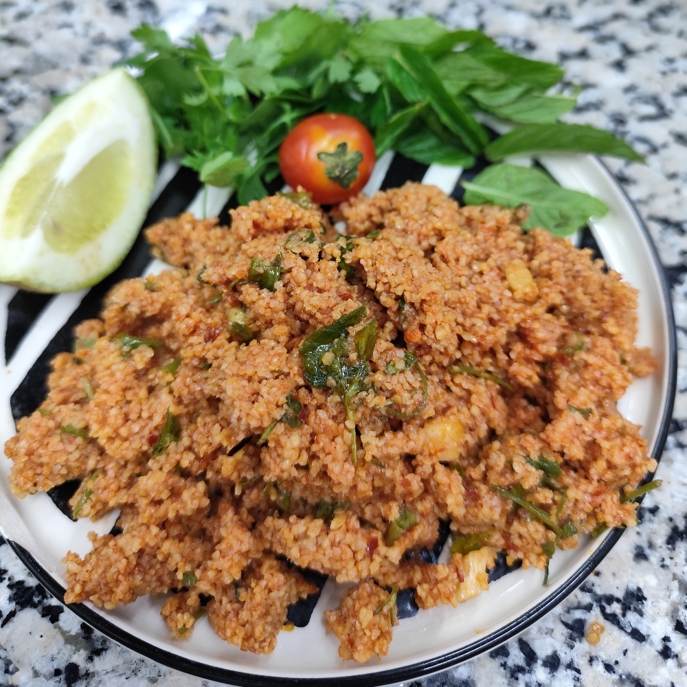 Kısır (200 gr.) & Girit Ezmesi (200 gr.) & Coca-Cola (33 cl.)
