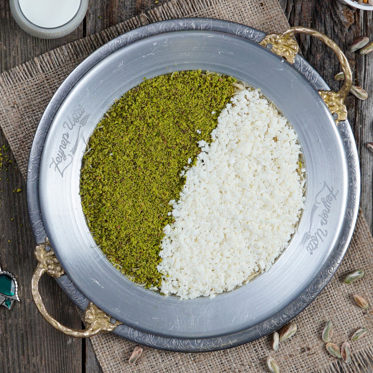 Yarı Peynirli Yarı Fıstıklı Künefe (2 Kişilik)