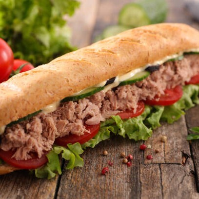 Ton Balıklı Amerikan Salatalı Sandwich