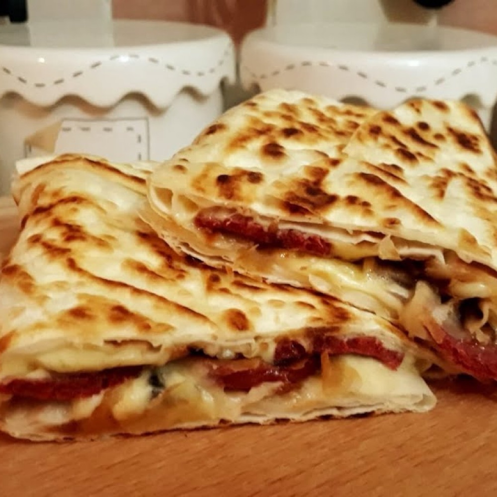 Kaşarlı Sucuklu Gözleme