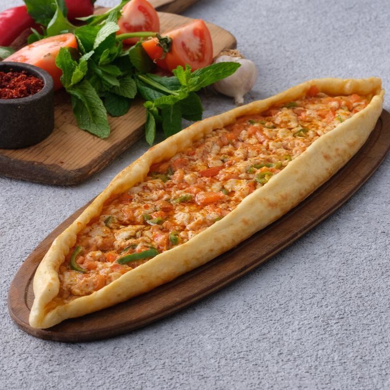 Tavuklu Pide