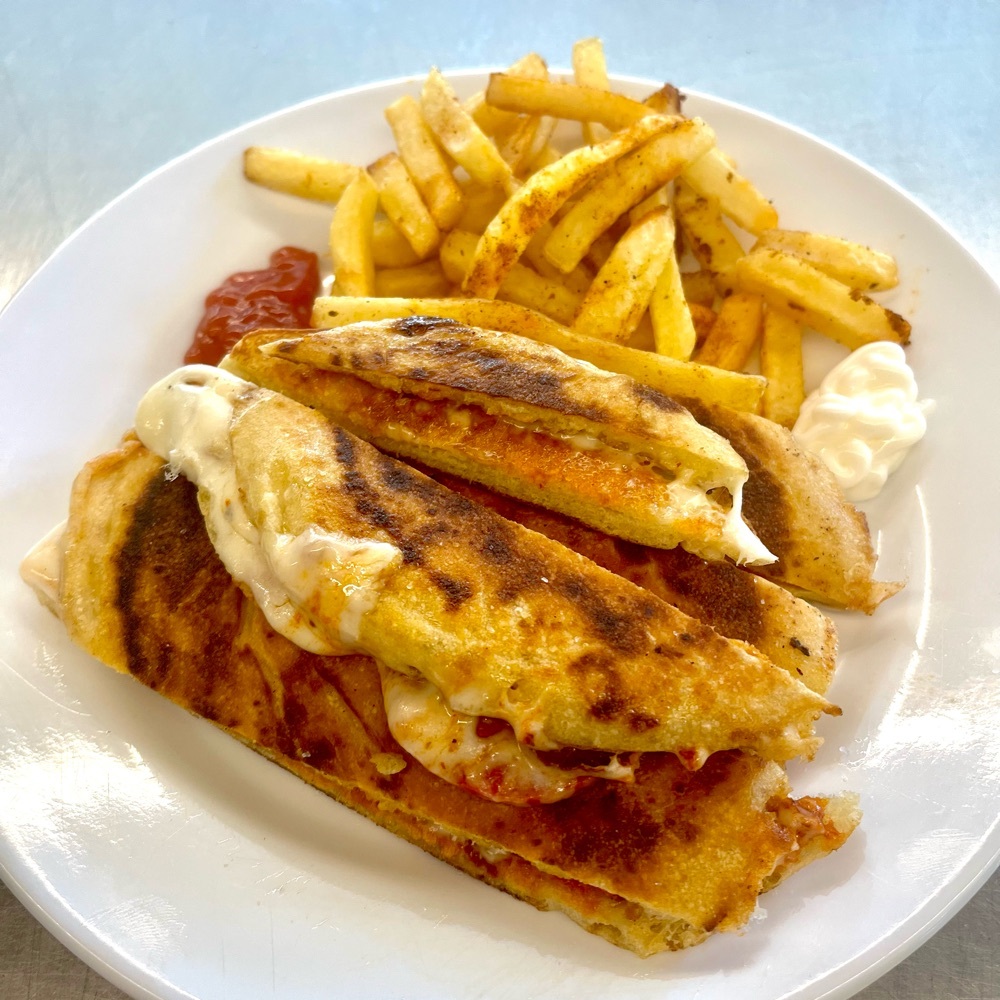 Bazlama Tost + Patates Kızartması