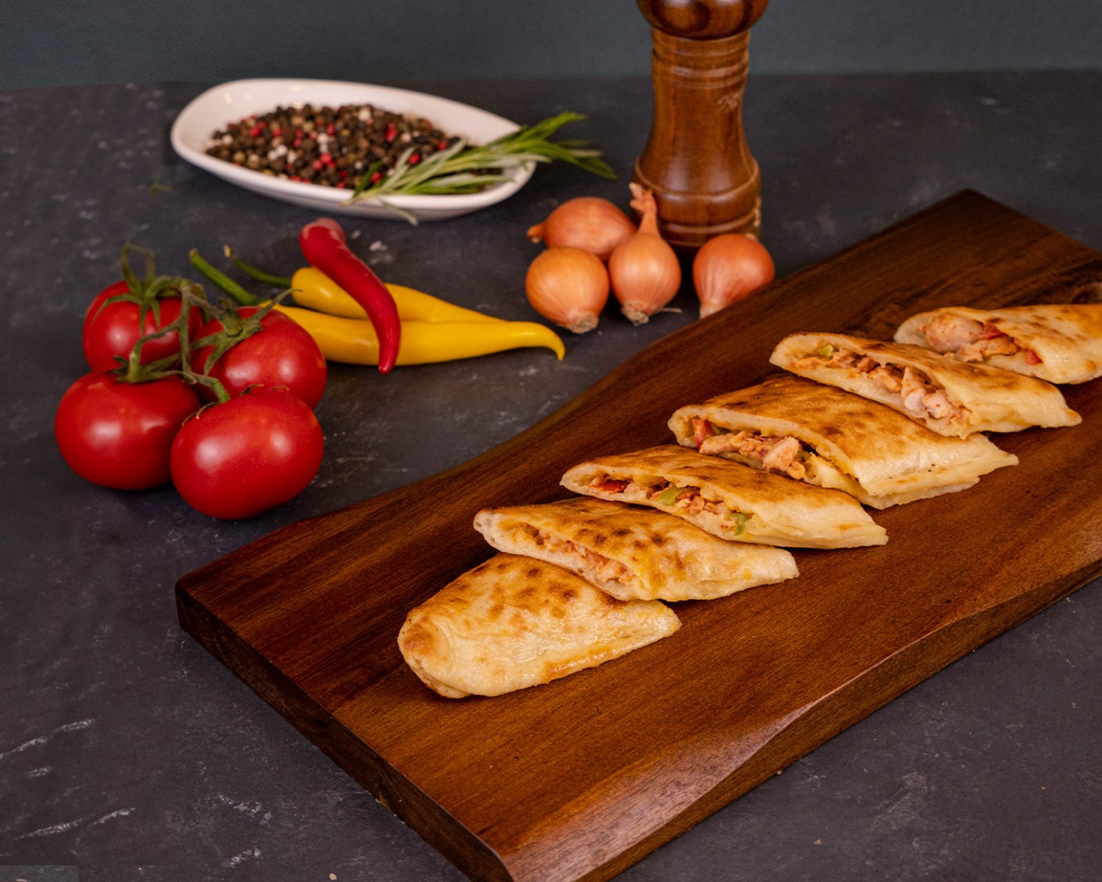 Tavuklu Kır Pidesi (%100Pirzola)