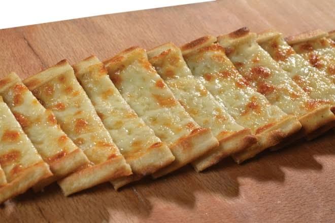 Sade Kaşarlı Pide