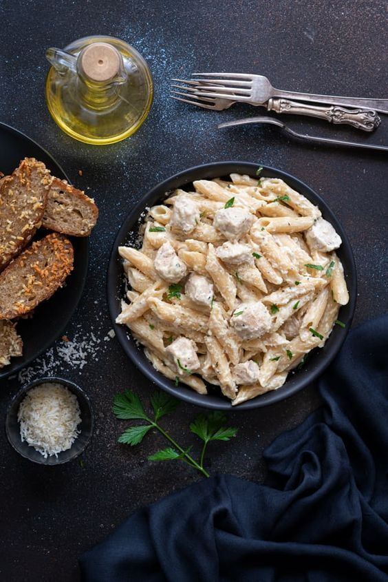 Kremalı Tavuklu Penne