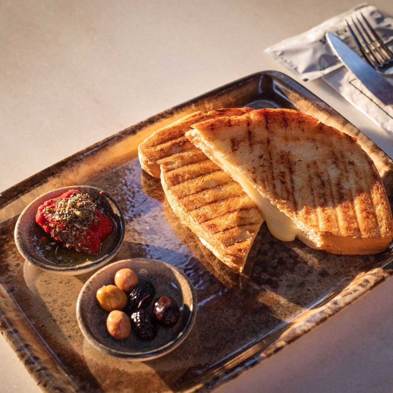 Domatesli Beyaz Peynirli Tost