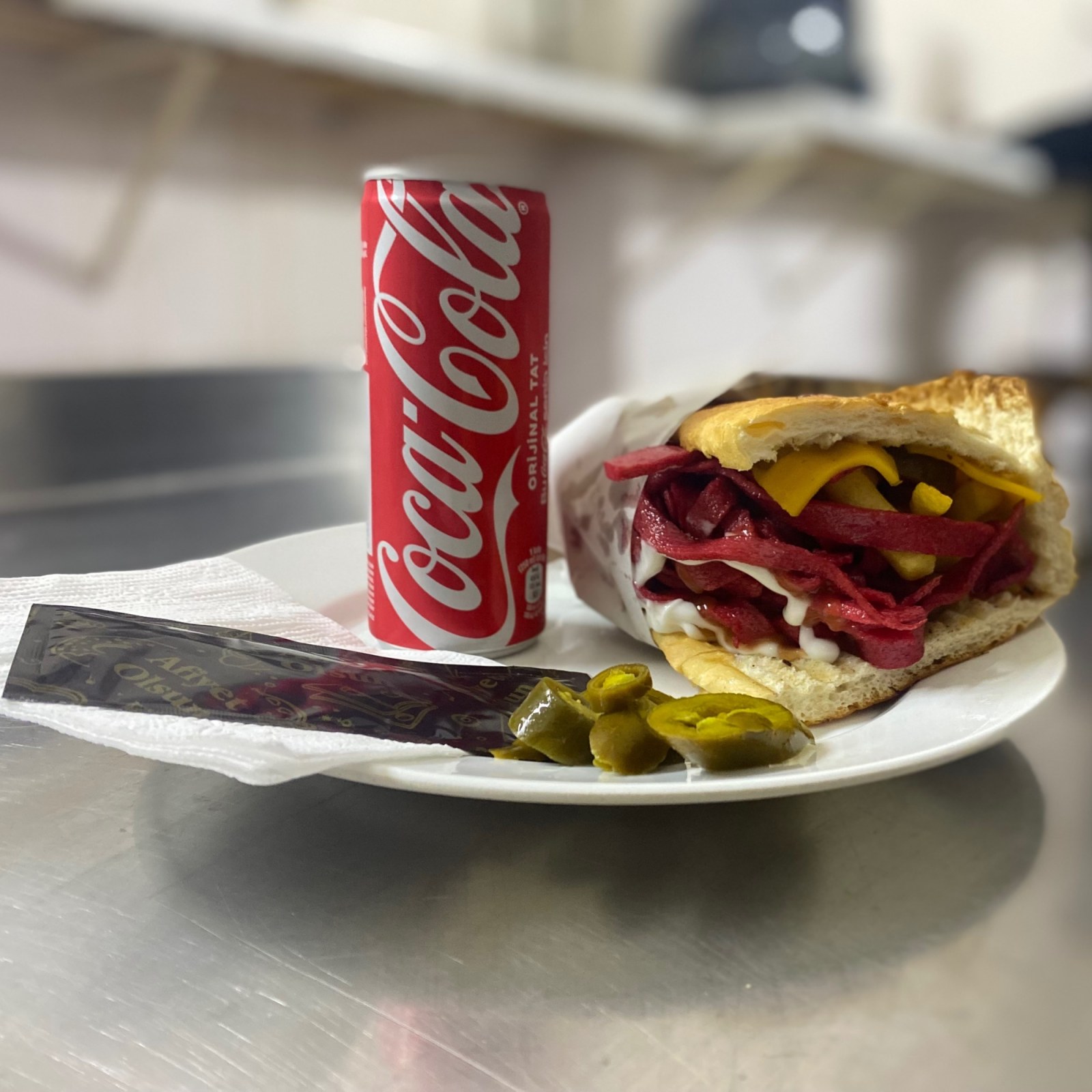 Ferroo Special Yarım Ekmek Arası Patates Kızartması & Coca Cola (250 ml)