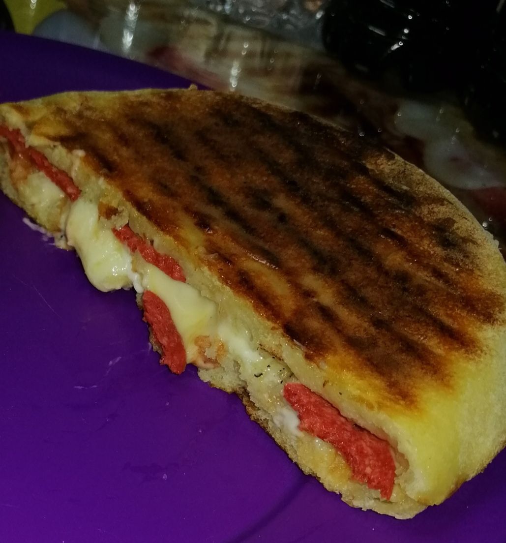 Sucuklu Bazlama Tost