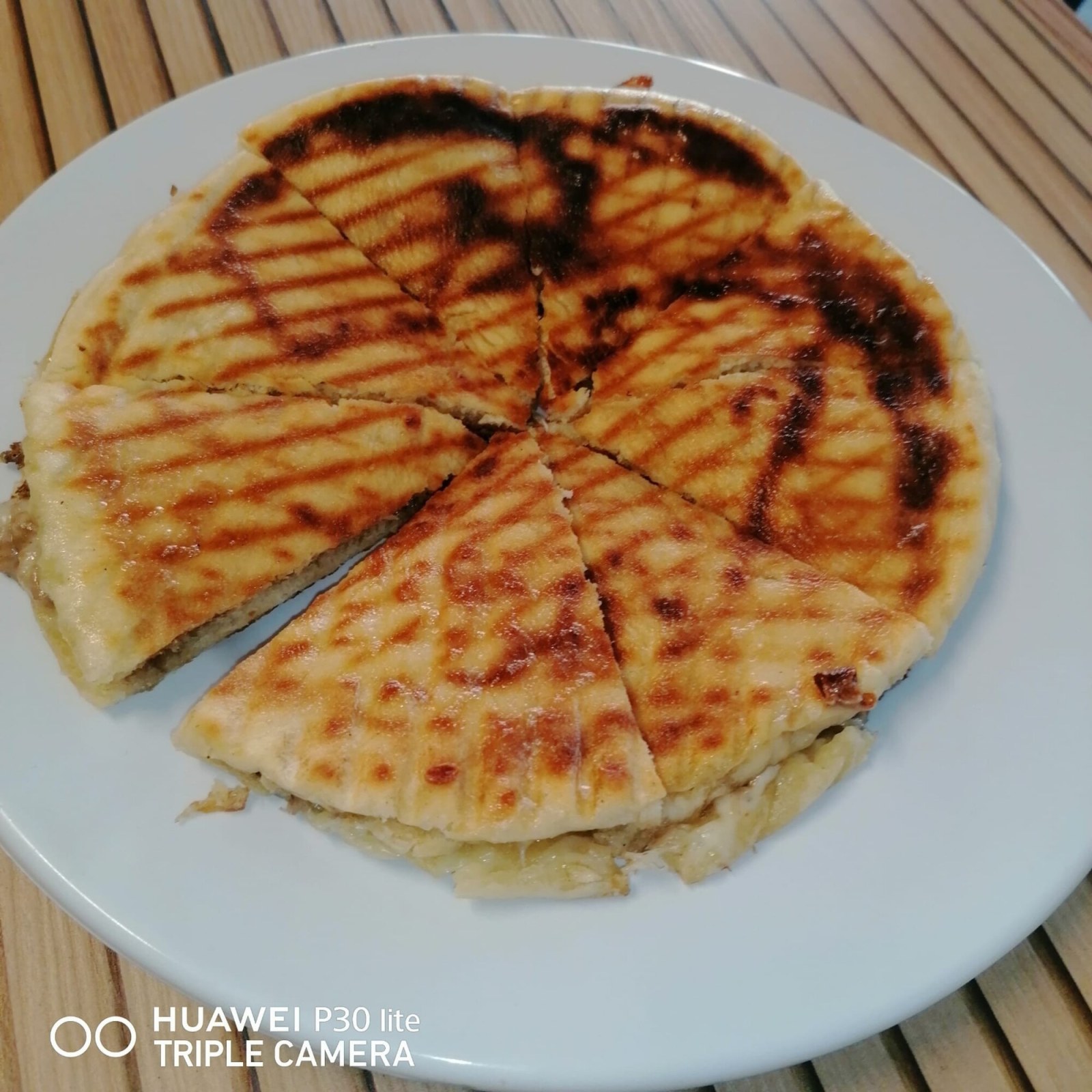 Bazlamalı Kaşarlı Tost