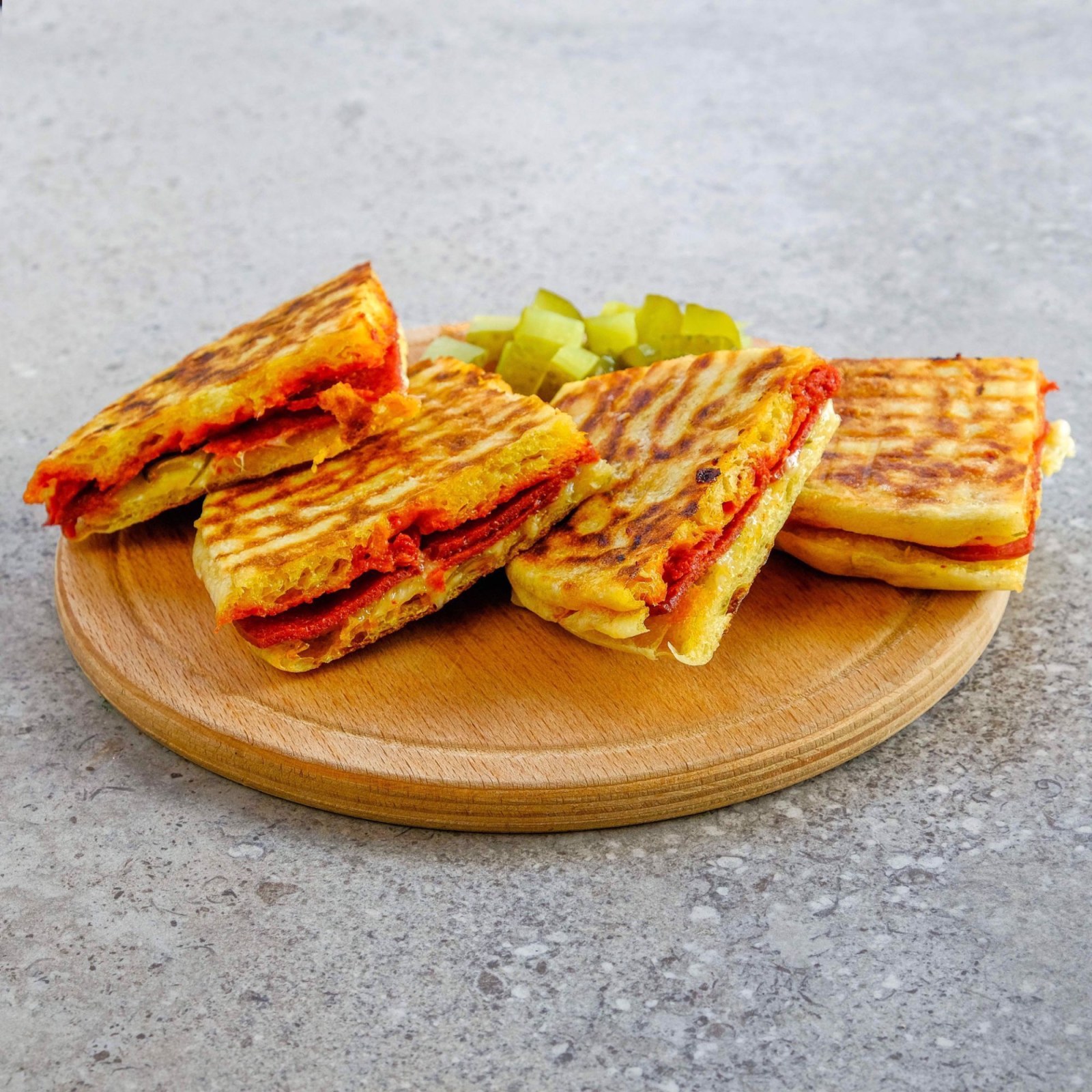 Dolu Dolu Tost Bazlama Ekmeğinde+büyük ayran