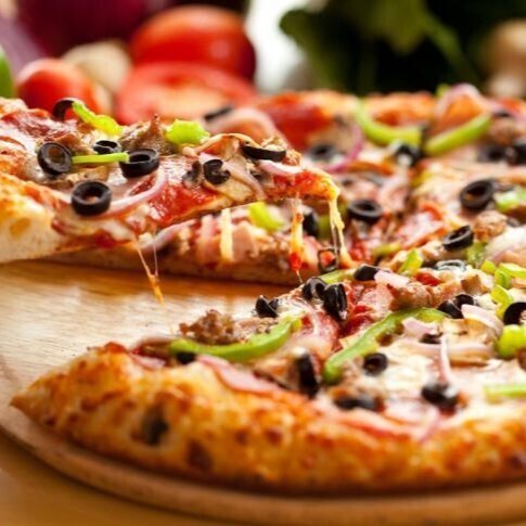 Gurme Pizza Şöleni (Orta Boy)VIP Line Sos Salamlım Sucuklum Hatta Biberlim Pizza