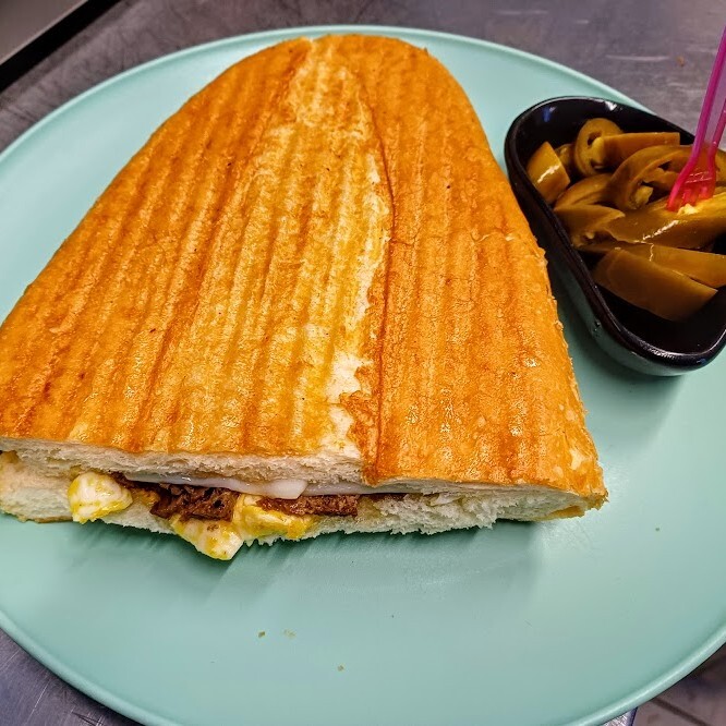Kavurmalı Yumurtalı Tost