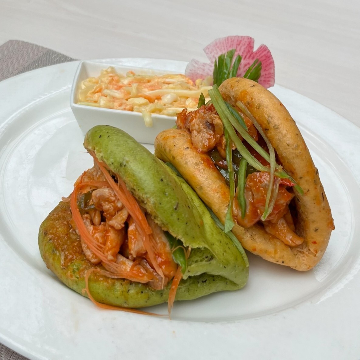 Sweet Chili Soslu Tavuk Bun