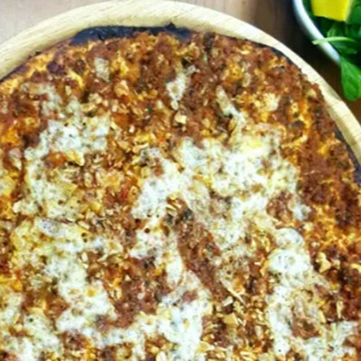 Kaşarlı Lahmacun