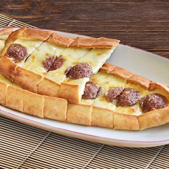 Sucuklu Kaşarlı Pide