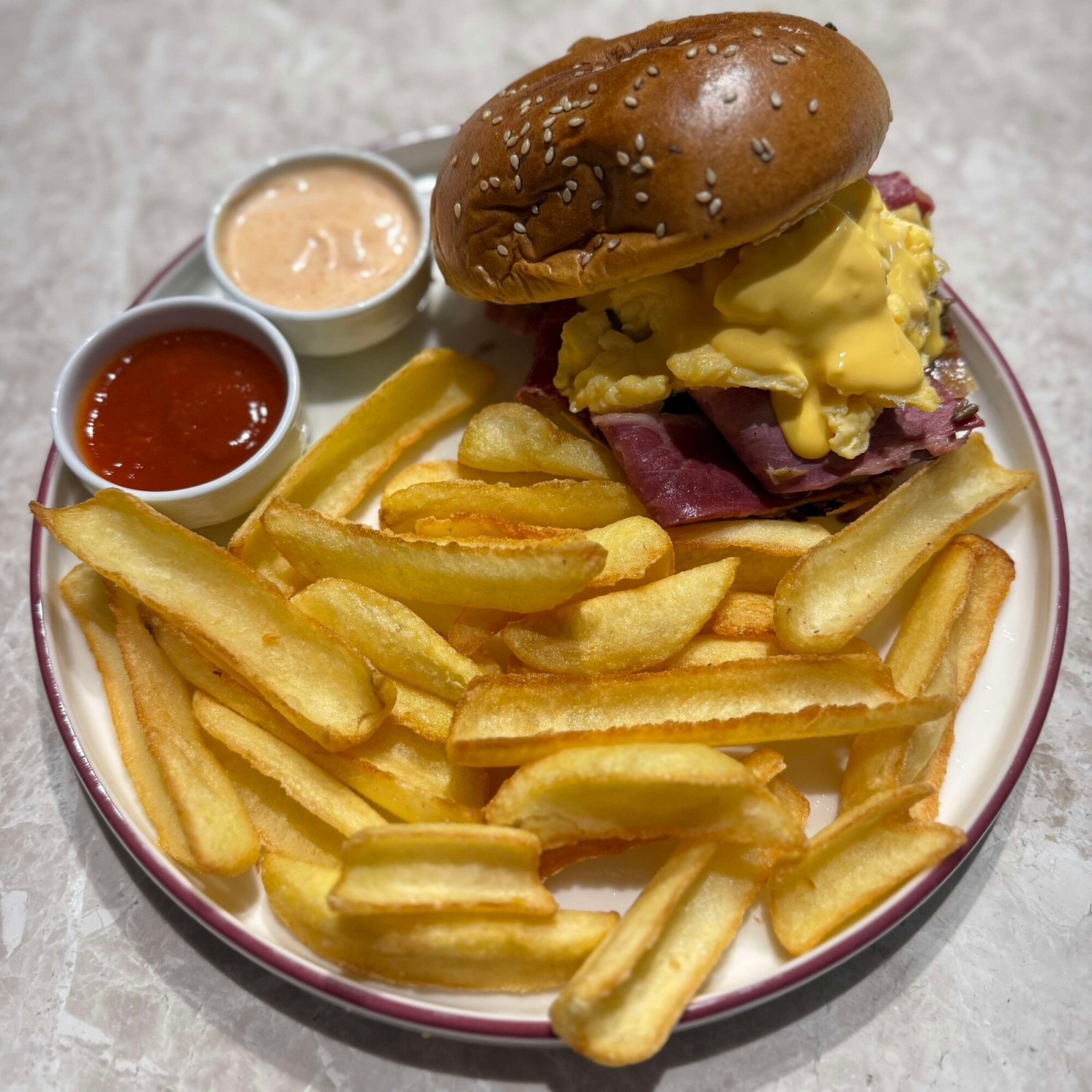 Burger Kahvaltı füme et