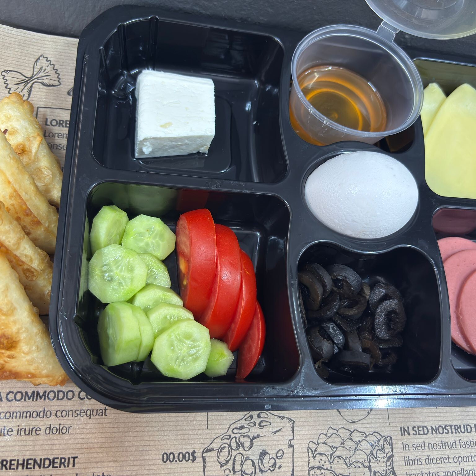 Puf Börekli Kahvaltı Tabağı