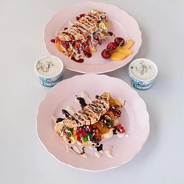 2'li Sandviç Waffle +2'li Sade Maraş Dondurma (90gr) Menü