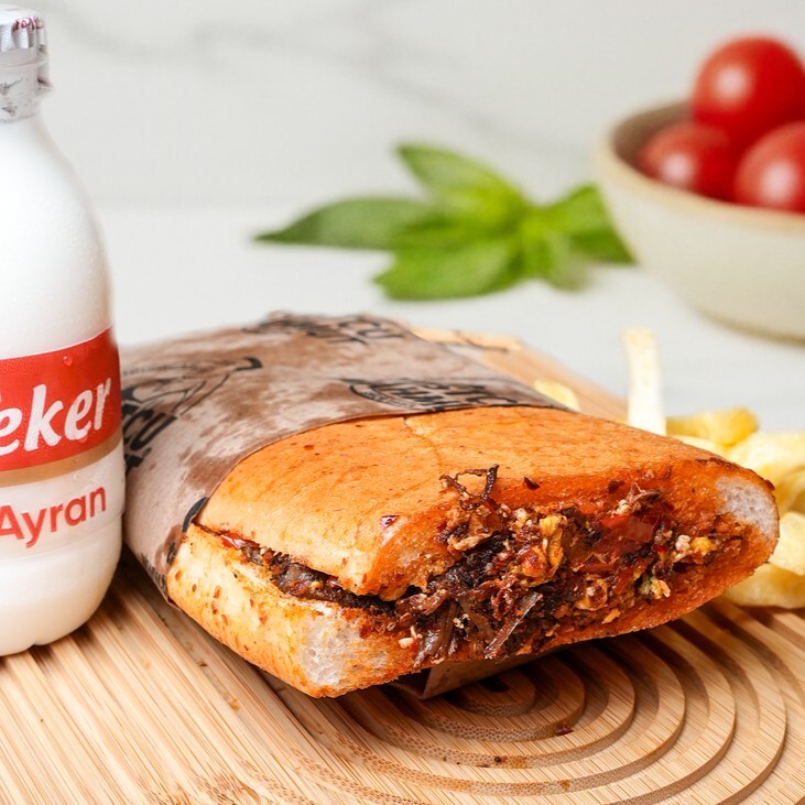 Kavurmalı Tost Menü