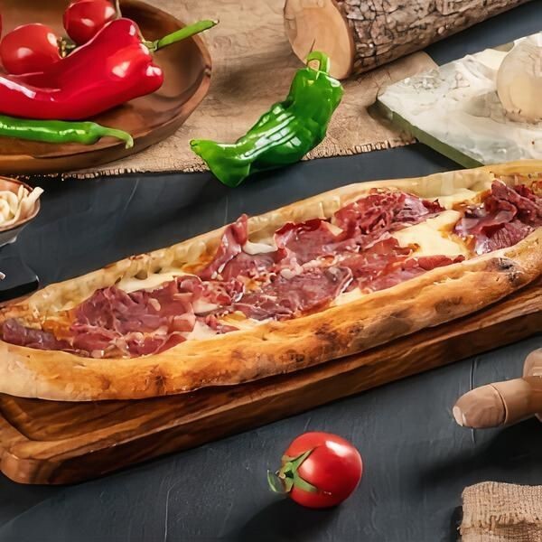 Pastırmalı Kaşarlı Pide