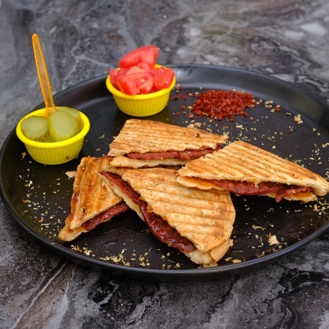Sucuklu Tost