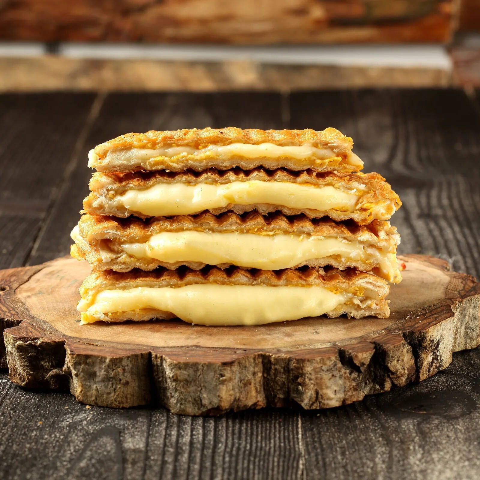 Yumurtalı Kaşarlı Tost