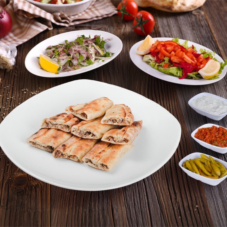 Kıymalı Kaşarlı Kır Pidesi