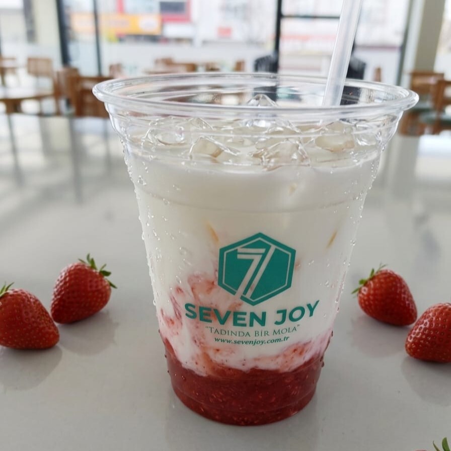 Strawberry Milky (Çilekli Buzlu Süt)