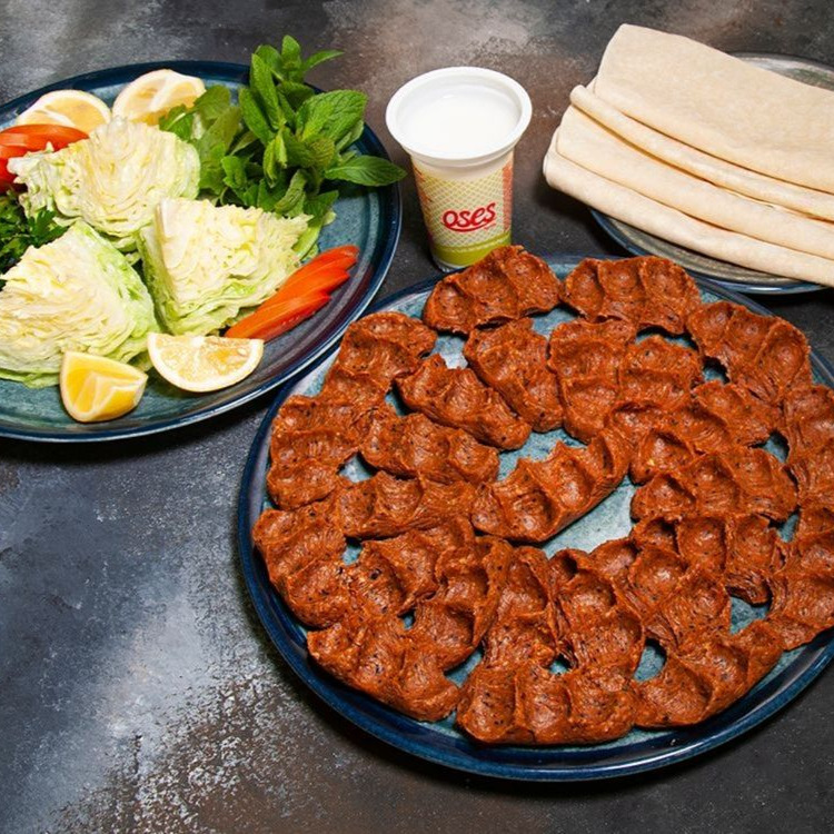 Çiğ Köfte (750 gr.) &Litrelik İçecek Menü