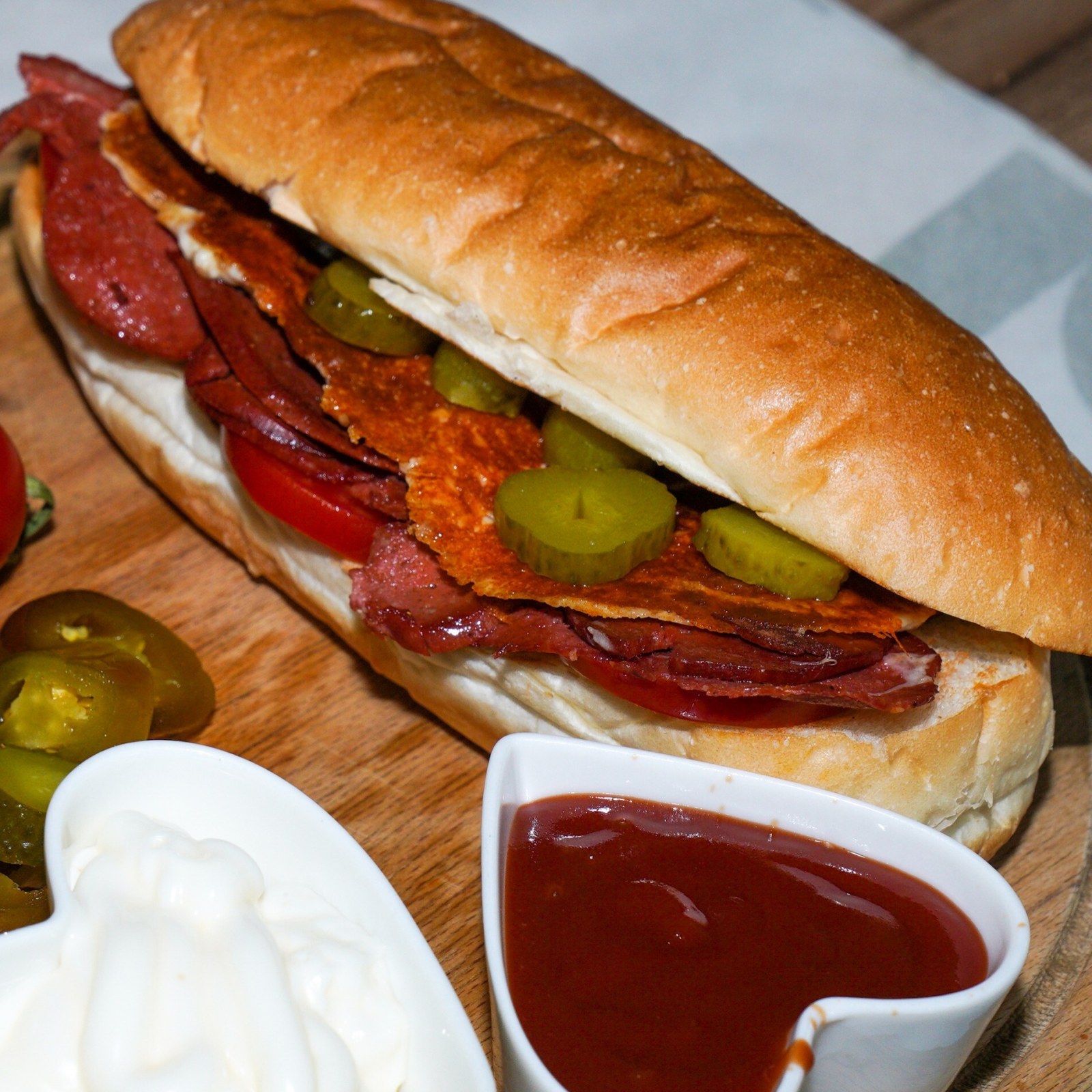 Sucuklu Kaşarlı Yumurtalı Sandviç