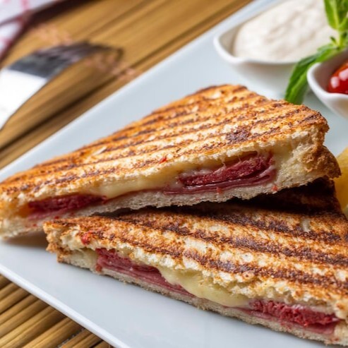 Kaşarlı Yumurtalı Tost Menü