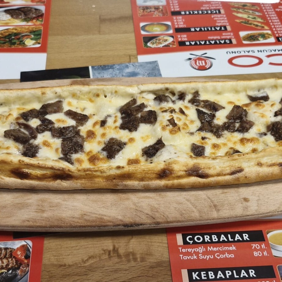 Kavurmalı Pide