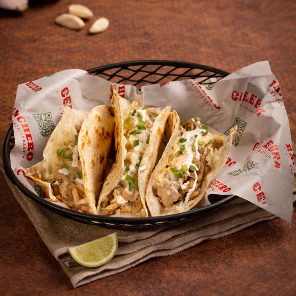 Taco Con Rajas Tavuk