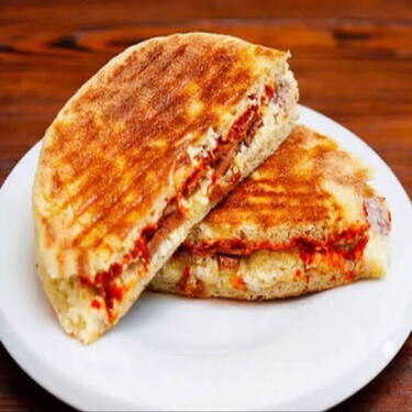 Bazlamalı Karışık Tost