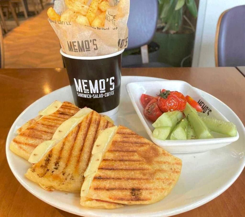 Kaşarlı Bazlama Tost